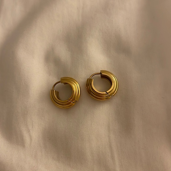 Brand new Stainless steel earrings - Picture 1 of 2